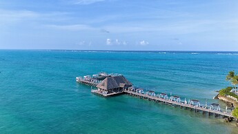 Reef & Beach Resort