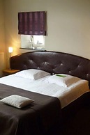 Le Castel Hotel