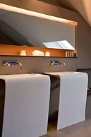 Le Castel Hotel