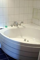 Le Castel Hotel