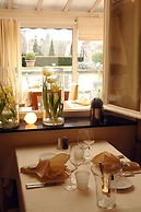Le Castel Hotel