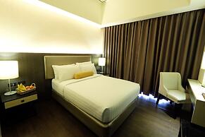 Home Crest Hotel