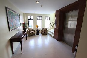 Home Crest Hotel