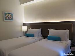 Home Crest Hotel