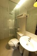 Home Crest Hotel