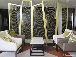 Home Crest Hotel
