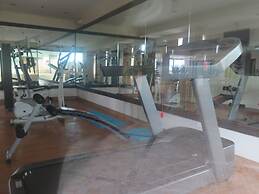 The Pinnacle Hotel and Suites