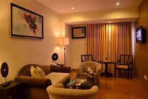 The Pinnacle Hotel and Suites