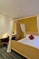 In Young Hotel