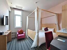 In Young Hotel