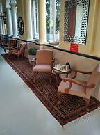 Elphinstone Hotel