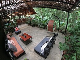 Arenal Oasis