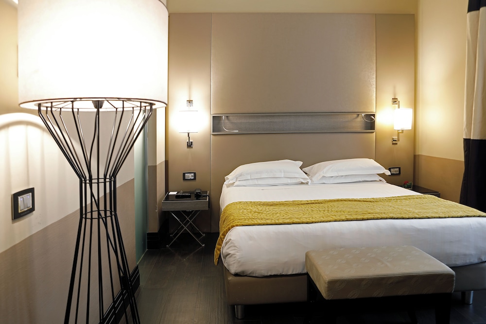 Rome Life Hotel