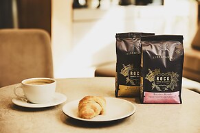 EK Hotel By Preferred Hotels Group