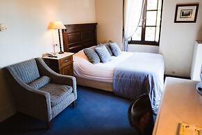 Trikolonion Country Hotel
