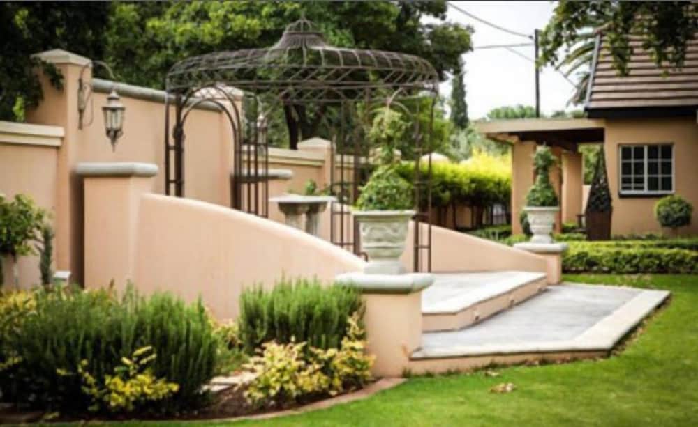 Scott's Manor & Conference Venue