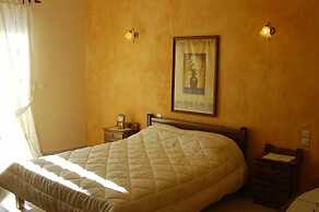 Dryas Hotel