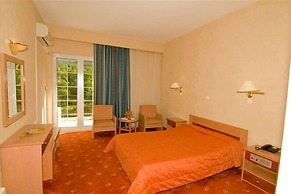 Dryas Hotel