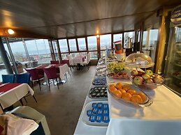 Spinel Hotel