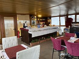 Spinel Hotel
