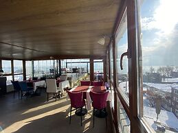 Spinel Hotel