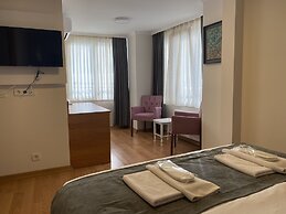 Spinel Hotel