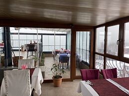 Spinel Hotel