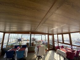 Spinel Hotel