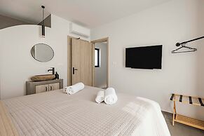 Kouros Exclusive Suites - Adults Only