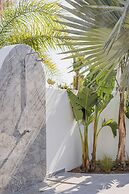 Kouros Exclusive Suites - Adults Only