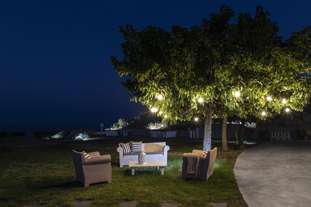 Kouros Exclusive Suites - Adults Only