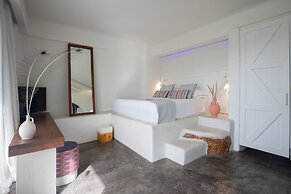 Kouros Exclusive Suites - Adults Only