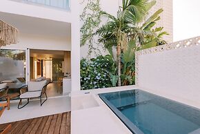 Kouros Exclusive Suites - Adults Only