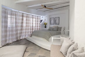 Kouros Exclusive Suites - Adults Only