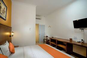 Poncowinatan Hotel