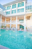 De Hug Hotel & Residence