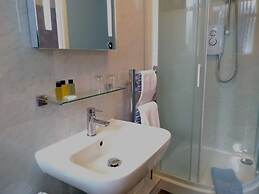 Bluebird Lodge and Waterhead Apartment