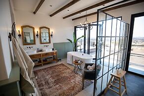 Otjiwa Safari Lodge