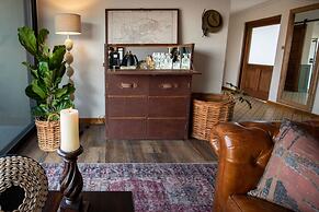 Otjiwa Safari Lodge
