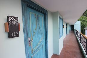 Phi Phi Nice Beach Hotel Hip