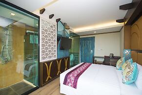 Phi Phi Nice Beach Hotel Hip
