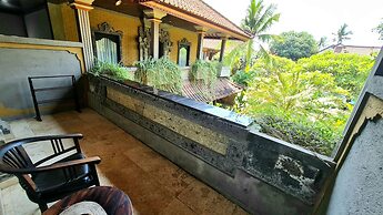 Satriya Cottages