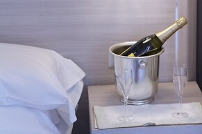 Twelve Hotel