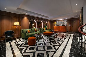 L'Heritage Hotel