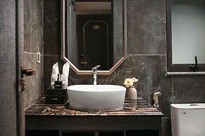 L'Heritage Hotel