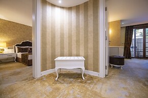 Han Deluxe Hotel