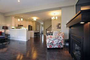 Boardwalk Homes - Executive Guest Rooms & Townhomes