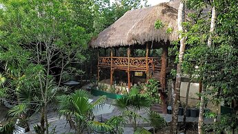 Jolie Jungle Eco Hotel