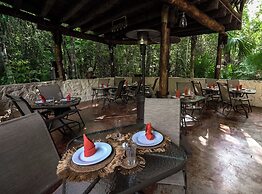 Jolie Jungle Eco Hotel