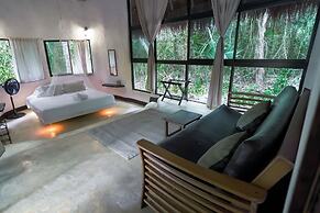 Jolie Jungle Eco Hotel